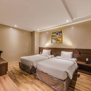 Twin Room Bath